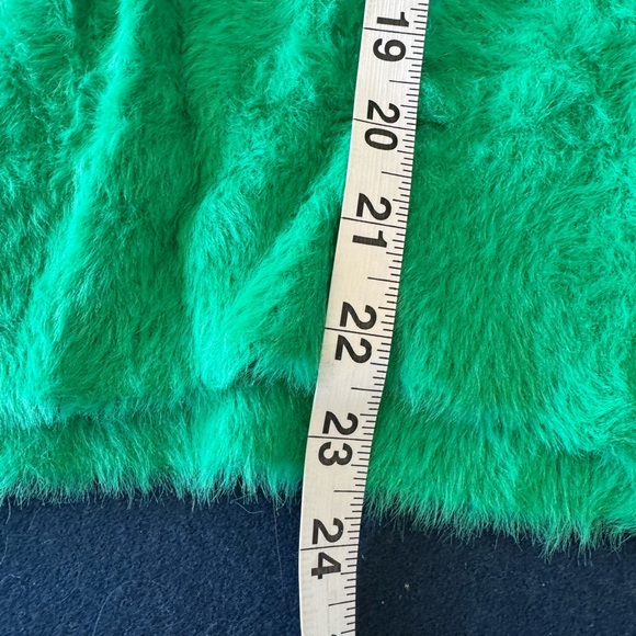 HALOGEN fun fuzzy flattering green vneck sweater💚super soft! Zoom in for more💚 - Picture 6 of 10